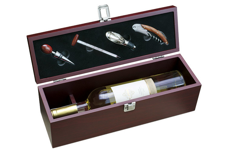 Skrzynka na wino z akcesoriami