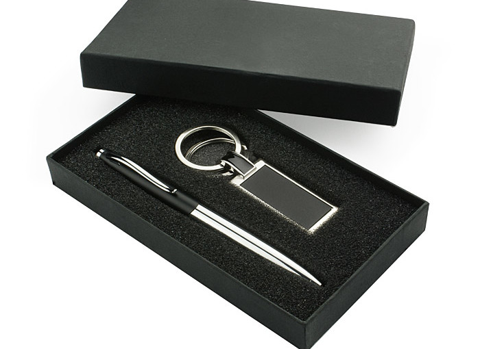 Zestaw upominkowy (długopis, brelok) – czarny / drewniany