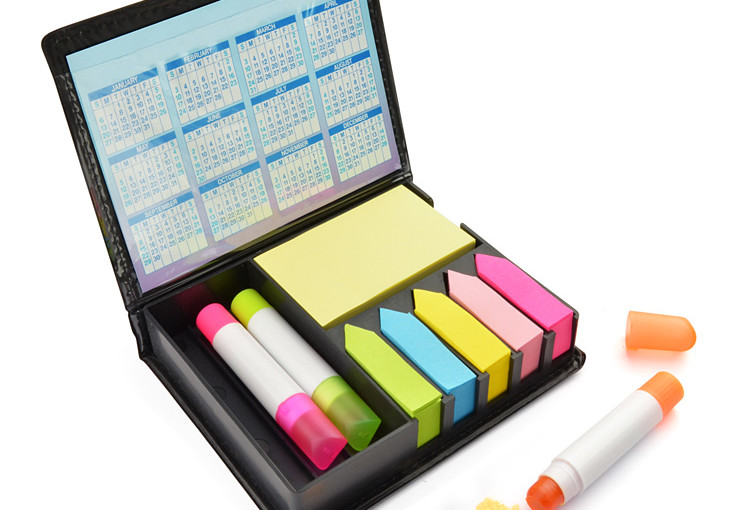 Zestaw karteczek samoprzylepnych z zakreślaczami żelowymi