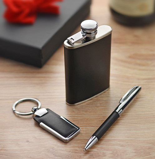 Zestaw upominkowy- piersiówka, brelok, długopis