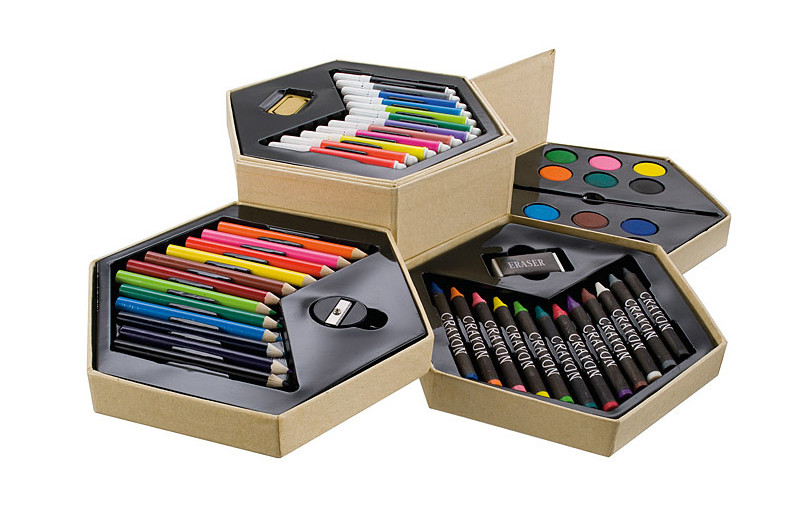 Zestaw malarski (kredki, pisaki, farby)