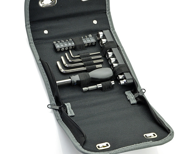 Zestaw narzędzi w etui