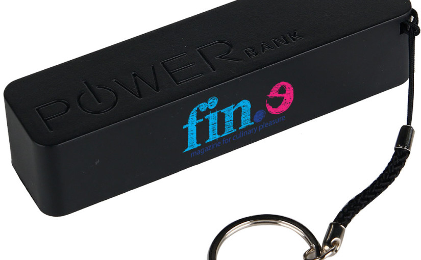 Power bank 2200 mAh, kolor czarny i biały. Druk UV w cenie! min. ilość: 20 szt.